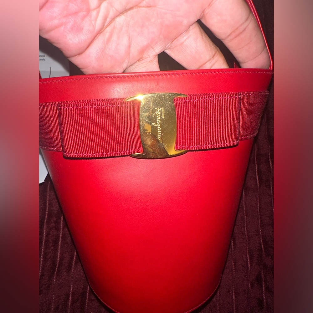 Salvatore Ferragamo Vala Bucket Bag - Picture 12 of 16
